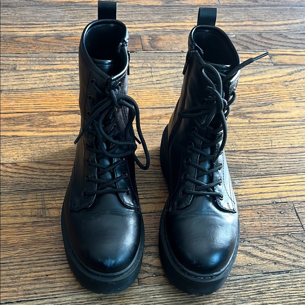 Women’s combat platform boots